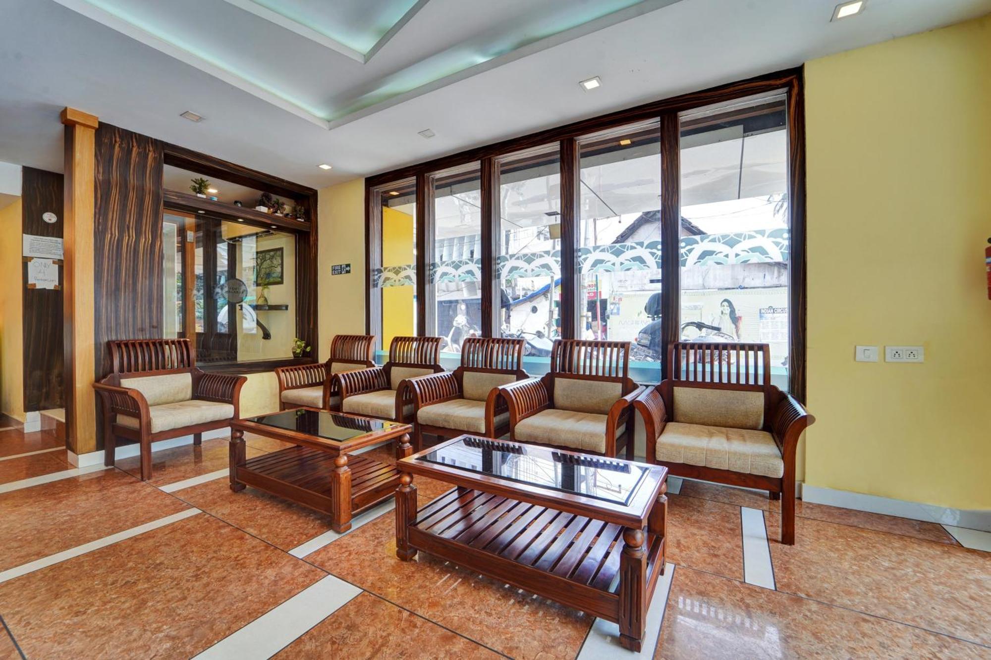 Super Townhouse Ernakulam North Ξενοδοχείο Kochi Εξωτερικό φωτογραφία