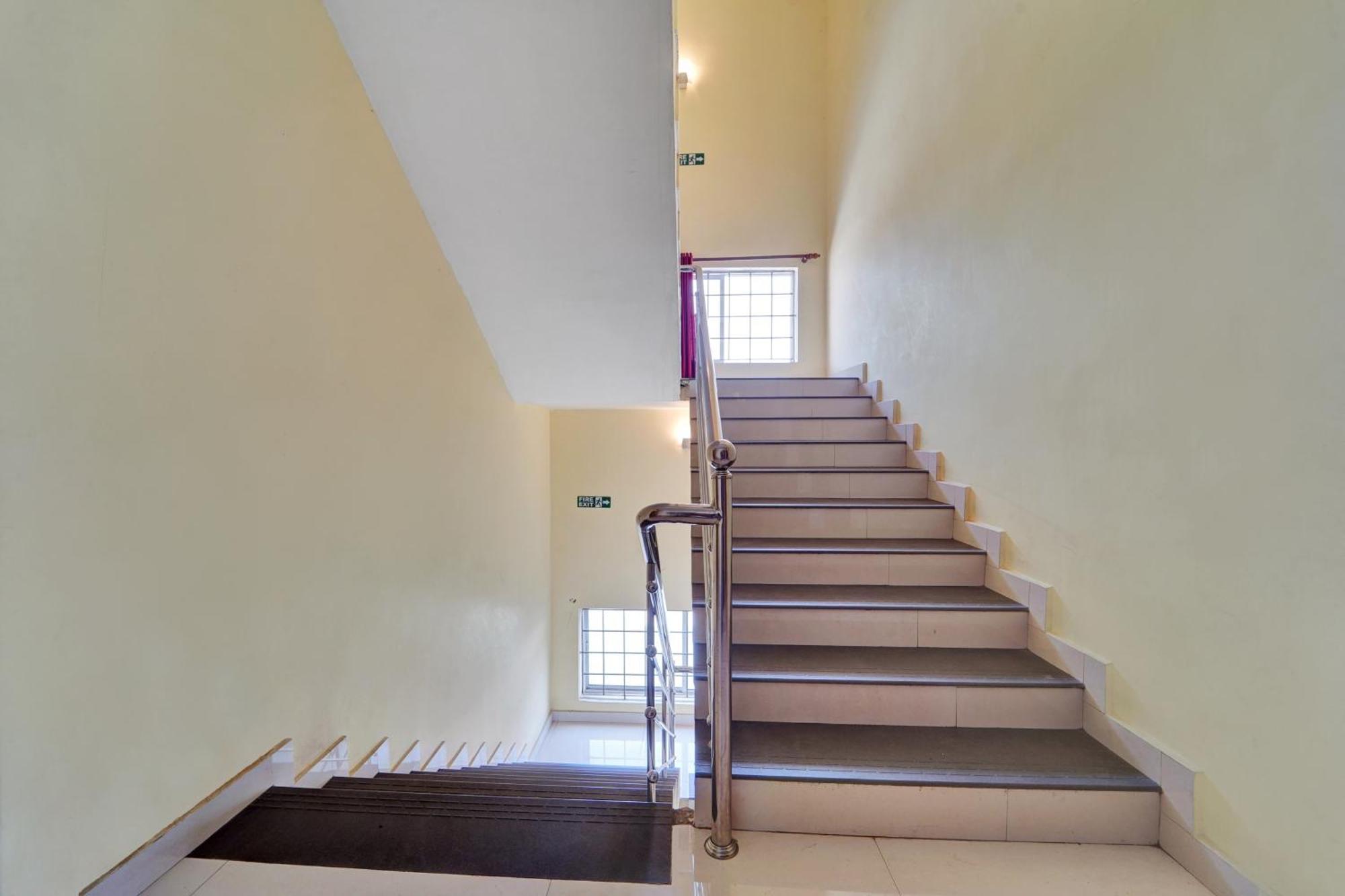 Super Townhouse Ernakulam North Ξενοδοχείο Kochi Εξωτερικό φωτογραφία