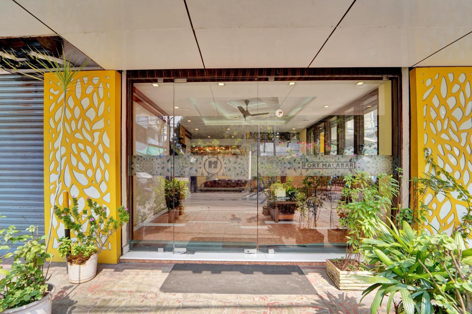 Super Townhouse Ernakulam North Ξενοδοχείο Kochi Εξωτερικό φωτογραφία