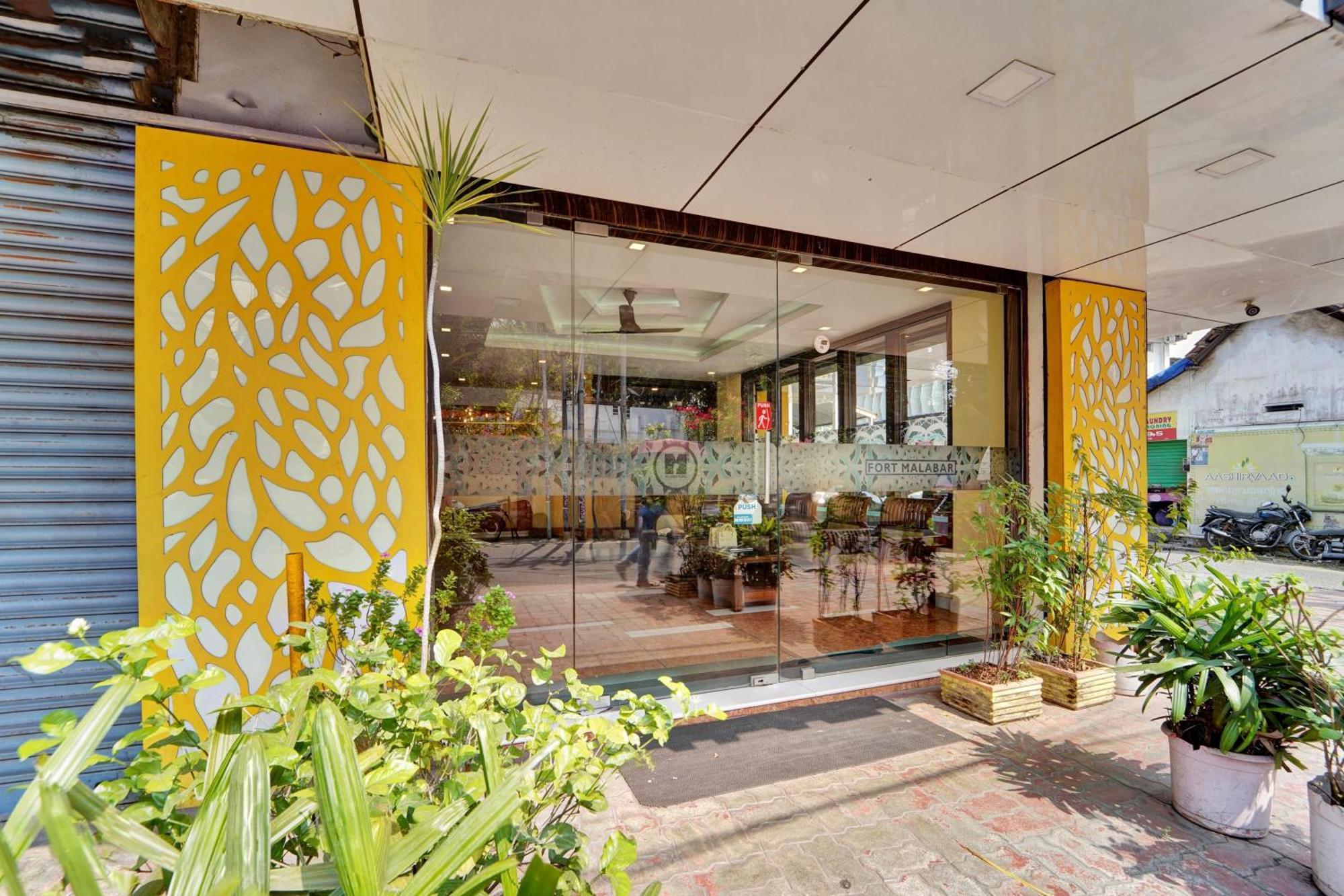 Super Townhouse Ernakulam North Ξενοδοχείο Kochi Εξωτερικό φωτογραφία