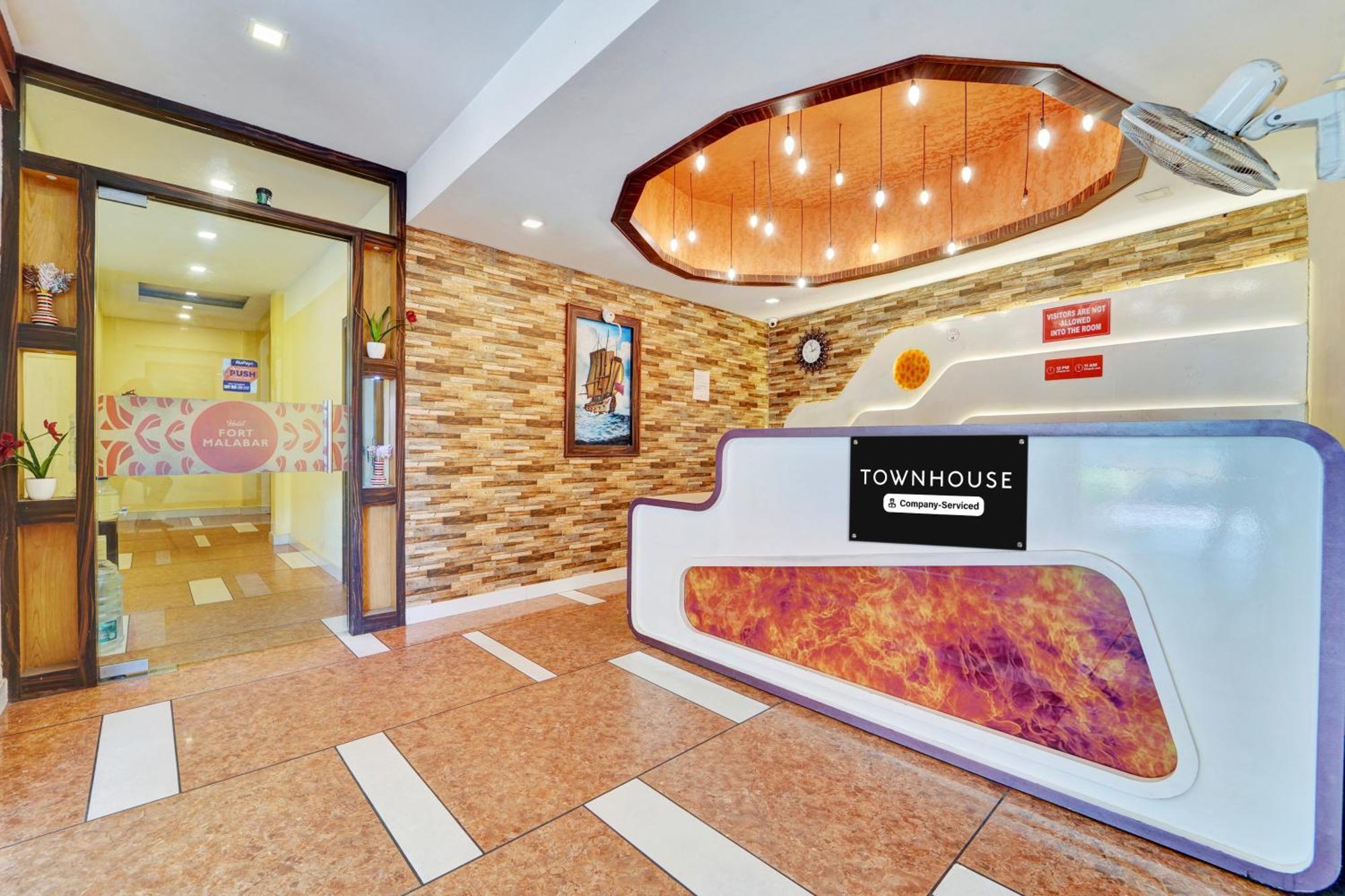Super Townhouse Ernakulam North Ξενοδοχείο Kochi Εξωτερικό φωτογραφία